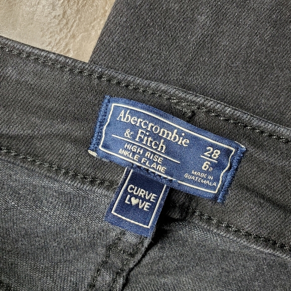 Abercrombie & Fitch Black High Rise Ankle Flare Denim Jeans Size 28 / 6R EUC - Picture 7 of 16